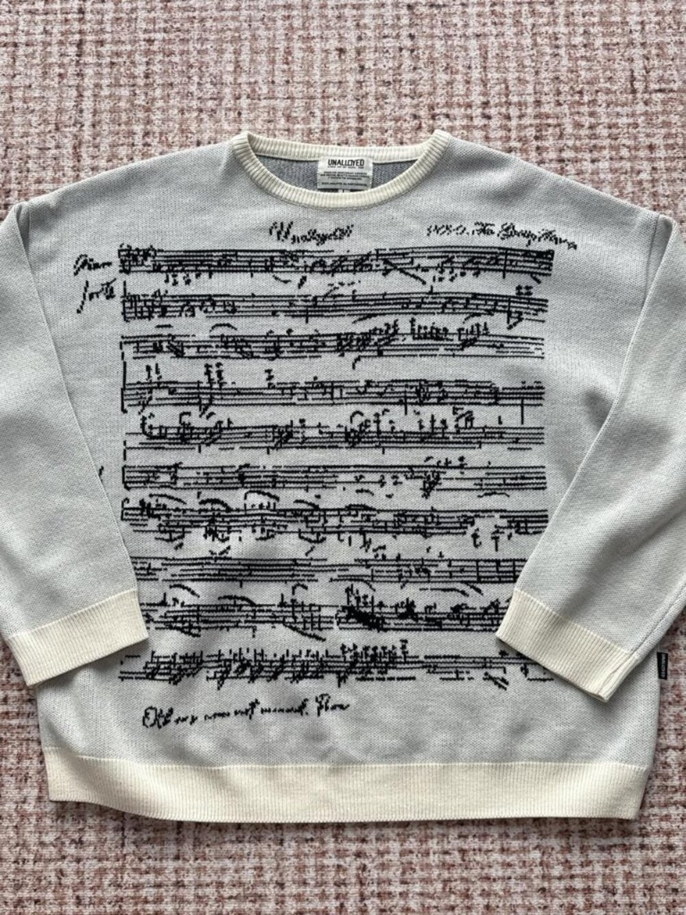 Unalloyed Vintage Korean Sweater cream/white music score print Size L